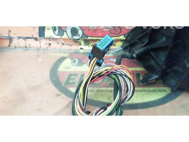 Zpětné zrcátko Peugeot 607 2002