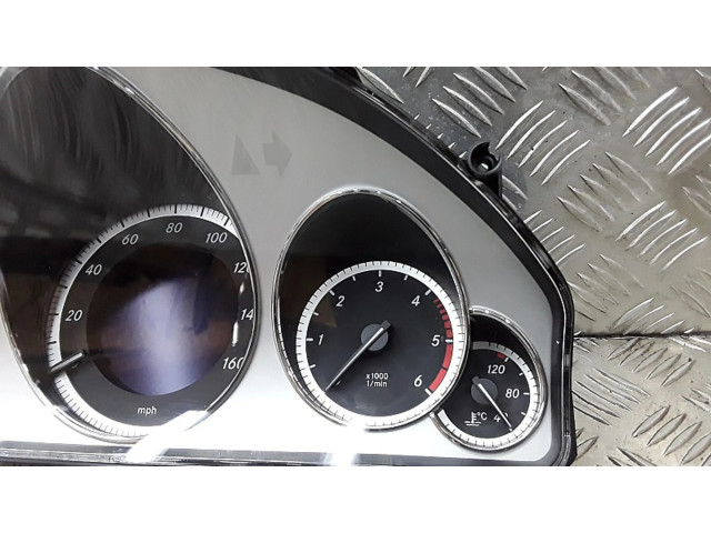 Přístrojová deska Mercedes-Benz E C207 W207 2012 A2C53257171