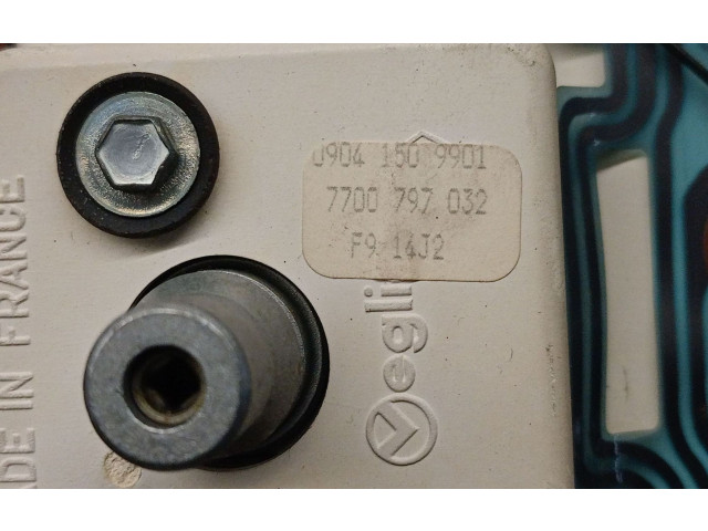 Přístrojová deska  Renault 21 1992 7700797032, 7700797032  