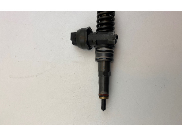 Vstřikovač 038130073B Volkswagen Caddy BMM