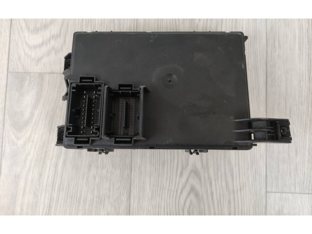 Блок предохранителей 00517986150 Fiat Grande Punto