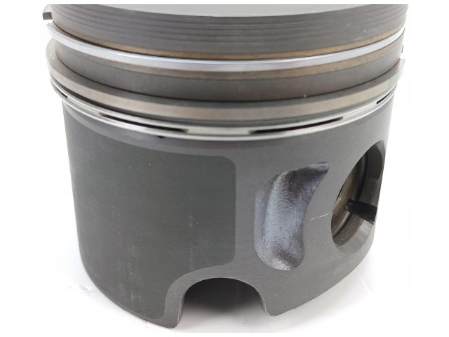  Поршень  028107065AM  Volkswagen PASSAT B4  