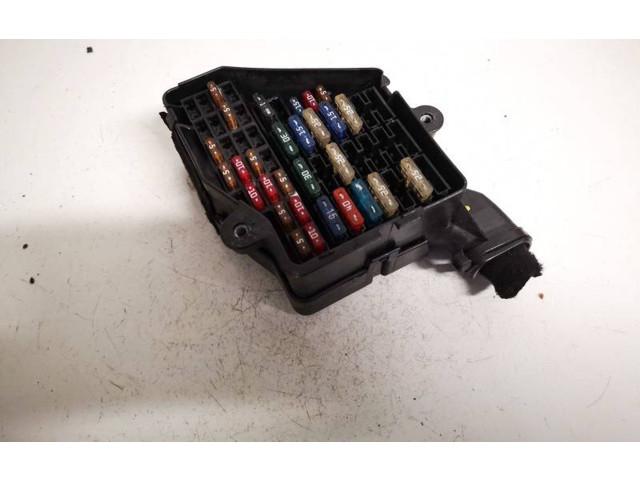 Блок предохранителей     Audi A8 S8 D3 4E    