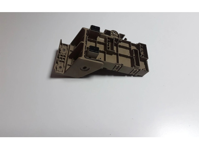 Блок предохранителей 82201FG010, LB101101B   Subaru Forester SH    