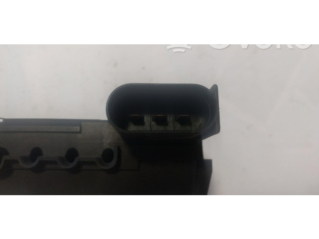 Блок предохранителей 1J0937550AB   Audi A3 S3 8L    