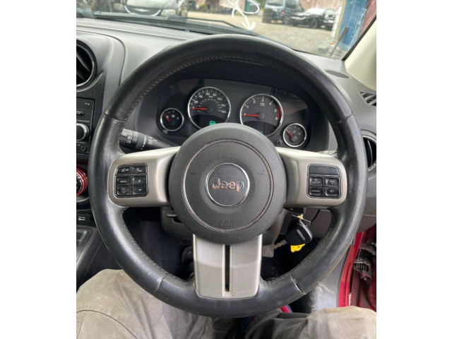 Подушка безопасности водителя    Jeep Compass