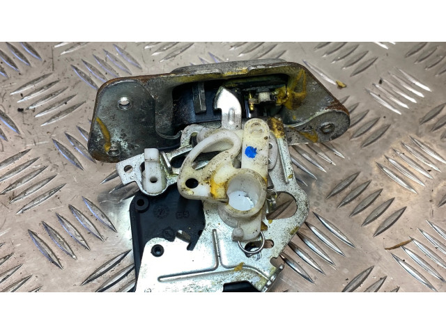 Zámek zadních dveří Chrysler Voyager 2009