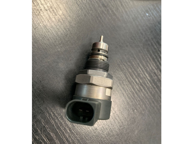 Топливная рампа 0281002949   BMW 3 E90 E91  