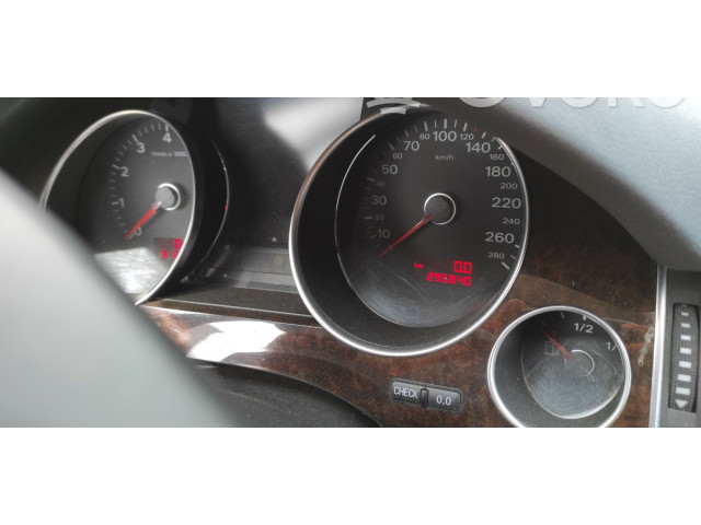 Přístrojová deska Audi A8 S8 D3 4E 2005 4E0920931C