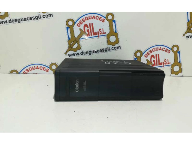 Радио/ проигрыватель CD/DVD / навигация