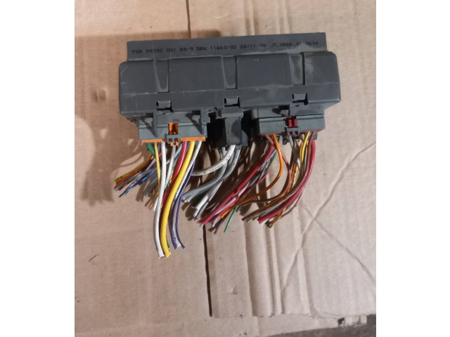 Блок предохранителей 94592881   Peugeot 406    