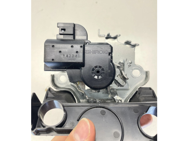 Zámek zadních dveří 6460053080   Lexus IS III XE30 2014