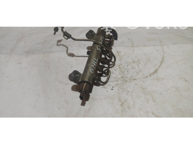 Vstřikovací lišta Nissan Almera Tino