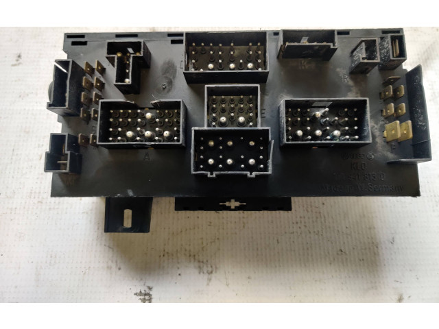 Pojistková skříňka 171941813D Volkswagen PASSAT B3 1991