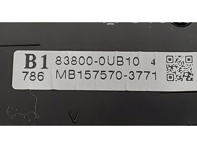 Přístrojová deska Toyota Yaris 2016 838000UB10