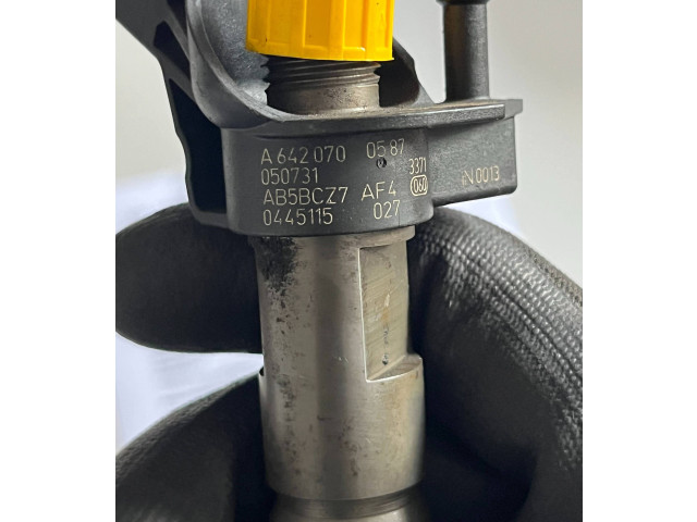 Форсунка A6420700587, 0445115027    Mercedes-Benz R W251   