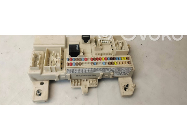 Блок предохранителей 31268178 Volvo C70