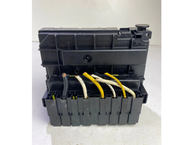 Блок предохранителей  9661086980, L10   Peugeot 207    