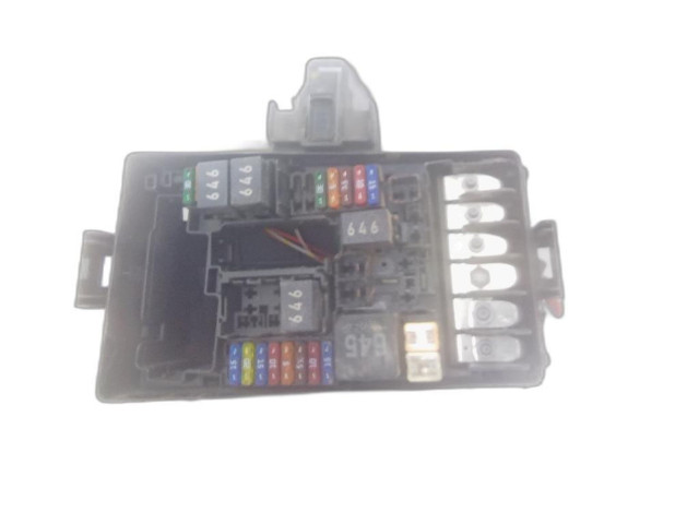 Блок предохранителей Skoda Octavia Mk3 (5E)