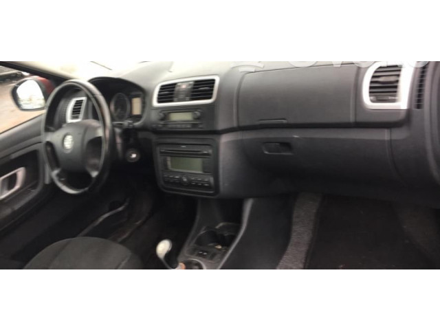 Зеркало электрическое Skoda Fabia Mk2 (5J) 2007 - 2014 года