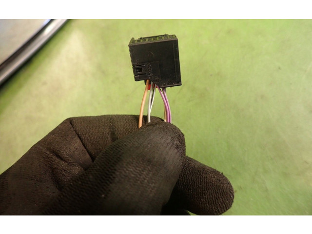 Зеркало электрическое Volkswagen Touran I 2003 - 2010 года