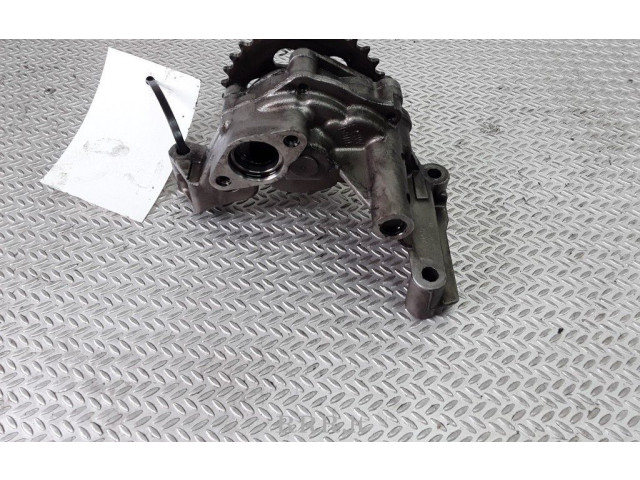 Масляный насос  - 06A115105B  Volkswagen Golf IV 