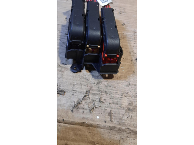 Блок предохранителей 8K0971845 Audi Q5 SQ5