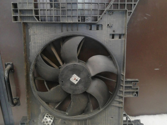 Вентилятор радиатора 8200880555 Dacia Duster