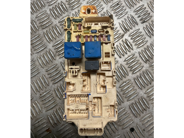 Pojistková skříňka Mitsubishi Pajero 2002