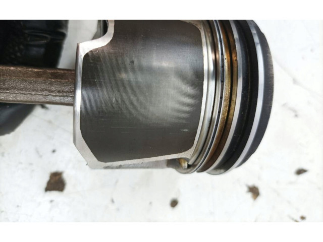  Поршень с шатуном  73502643, 3004U  Opel Combo C  