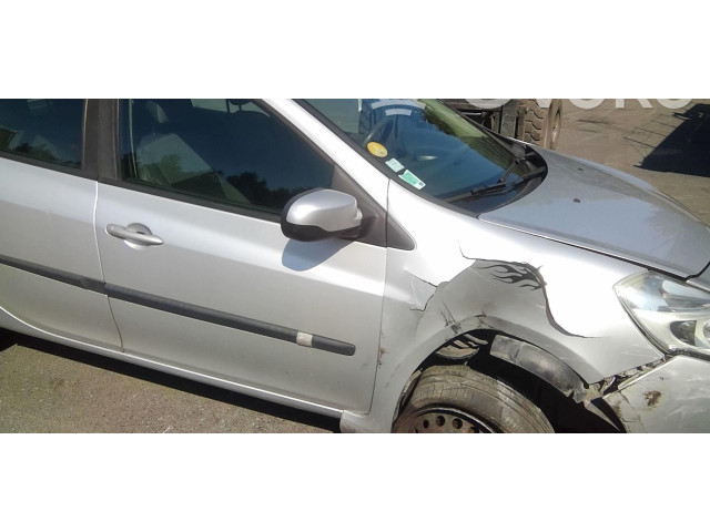 Ручка стеклоочистителей 8201590631 Renault Clio III