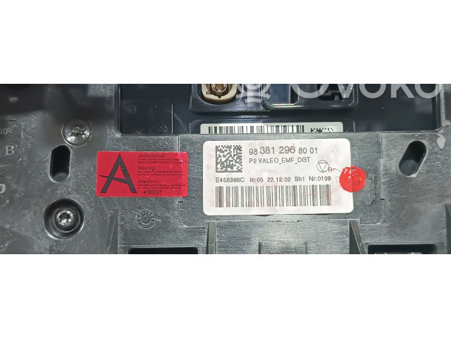 Дисплей    9838129680   Peugeot 2008 II