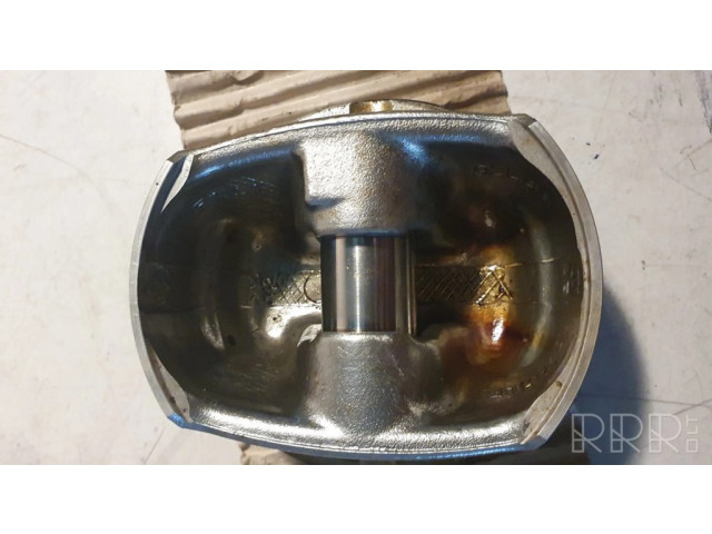 Píst 8370B Mercedes-Benz ML W164 pro naftový motor 3.0