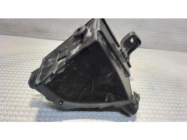 Блок предохранителей 8200738818 Dacia Logan I