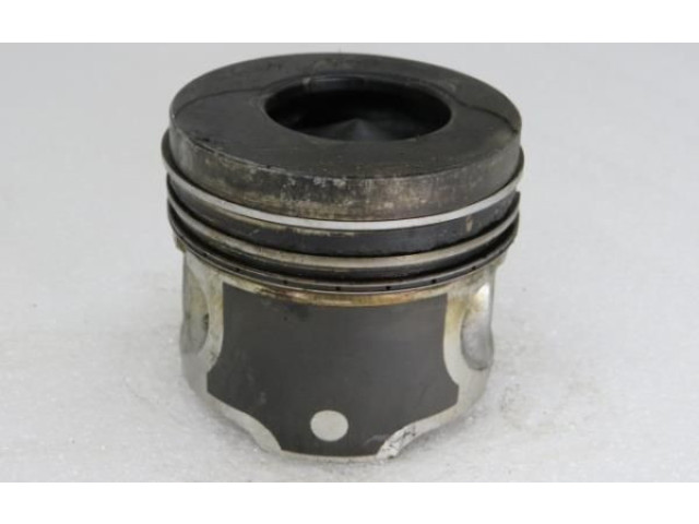  Поршень  55750, K9K704  Renault Clio II  