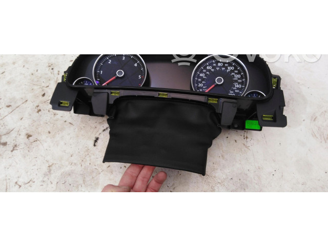 Přístrojová deska Volkswagen Touareg II 2010 7P6920980A