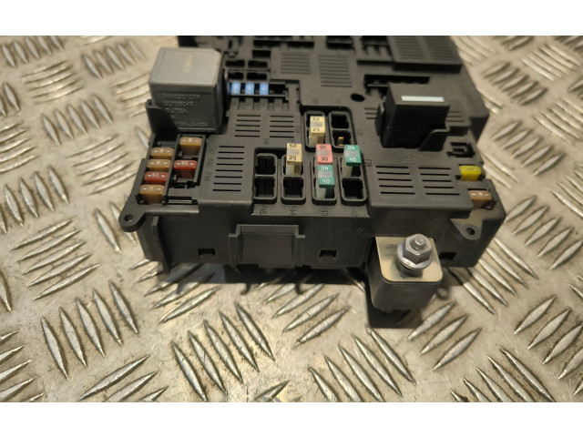 Блок предохранителей 31473568 Volvo XC90