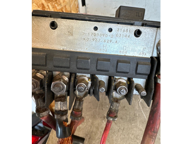 Блок предохранителей 1K0937629A, 17033902 Skoda Octavia Mk2 (1Z)