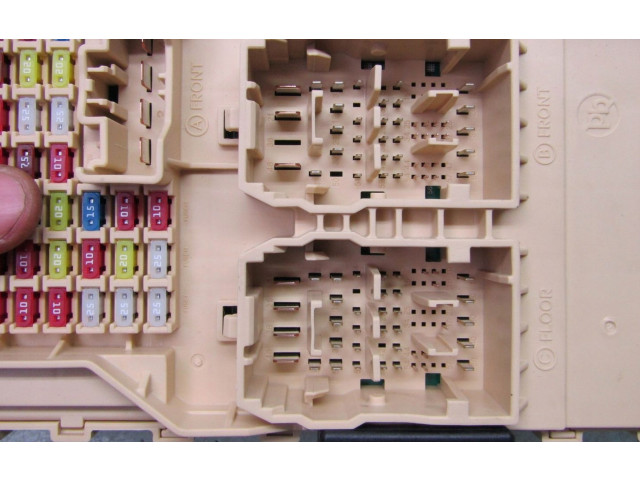 Блок предохранителей  91953J7751   KIA Xceed    