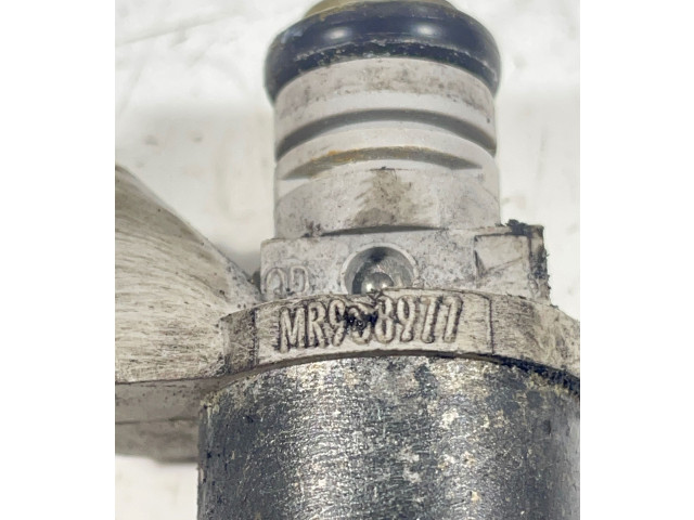 Форсунка mr988977 Mitsubishi Colt