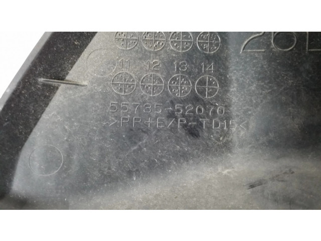 Облицовка замка капота двигателя