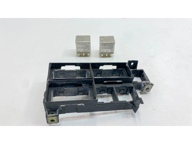 Pojistková skříňka A1075454940, A0015420219 Mercedes-Benz SL R107 1987