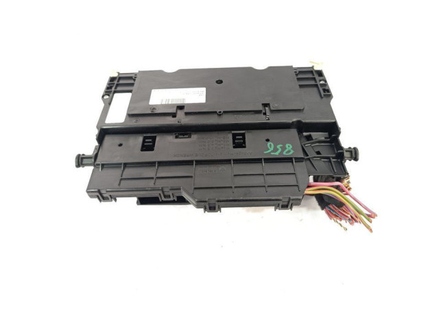 Блок предохранителей 8364542   BMW X3 E83    