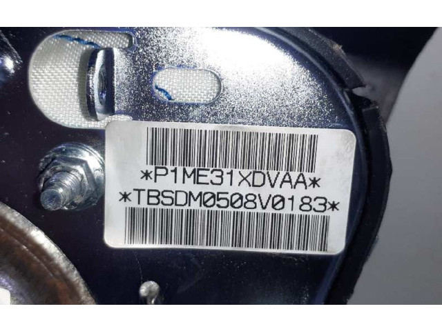 Подушка безопасности водителя 6105037AA, TBSDM0508V0183   Dodge Journey