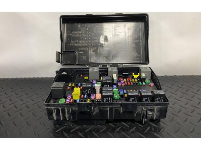   Pojistková skříňka P55111243AB   Dodge Journey 2009