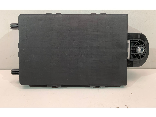 Блок предохранителей  32142591   Volvo XC90    