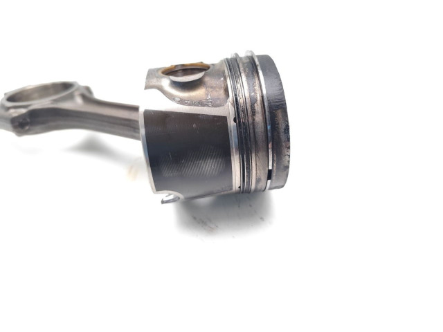 Píst AVB Volkswagen PASSAT B5.5 AVB