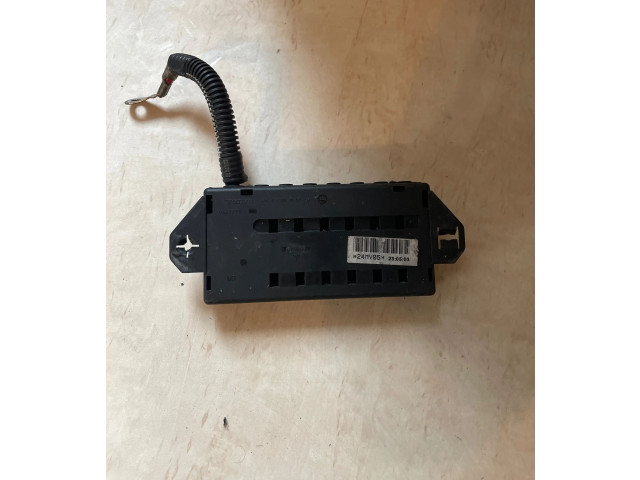 Блок предохранителей  9441776   Volvo V70    