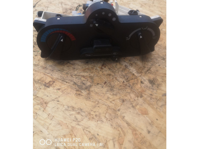 Блок управления климат-контролем MB947678, MB947677 Mitsubishi Carisma