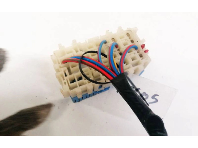 Блок предохранителей Volvo S80